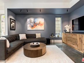 1137 Hacienda Place 104, West Hollywood CA 90069