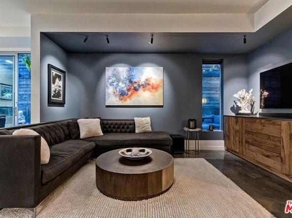 1137 Hacienda Place 104, West Hollywood CA 90069