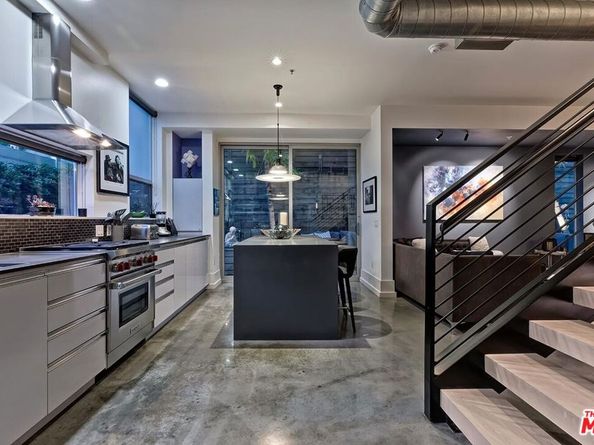 1137 Hacienda Place 104, West Hollywood CA 90069