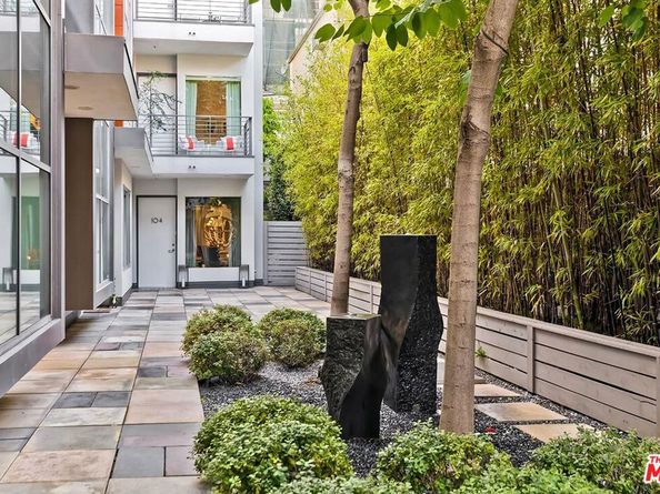 1137 Hacienda Place 104, West Hollywood CA 90069