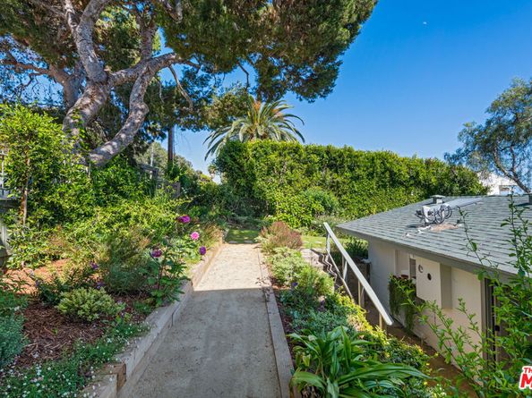 31562 Broad Beach Road, Malibu CA 90265