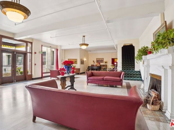 2121 James M Wood Boulevard 414, Los Angeles CA 90006