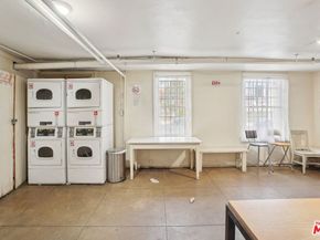 2121 James M Wood Boulevard 414, Los Angeles CA 90006