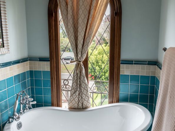 1436 San Vicente Boulevard, Santa Monica CA 90402