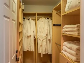 1436 San Vicente Boulevard, Santa Monica CA 90402