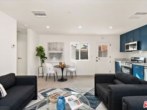 2700 S Palm Grove Avenue, Los Angeles CA 90016