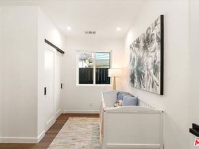 2700 S Palm Grove Avenue, Los Angeles CA 90016