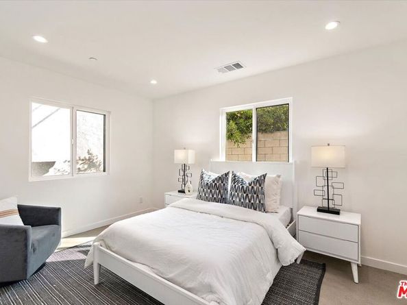 2700 S Palm Grove Avenue, Los Angeles CA 90016