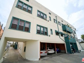 1123 S Norton Avenue, Los Angeles CA 90019