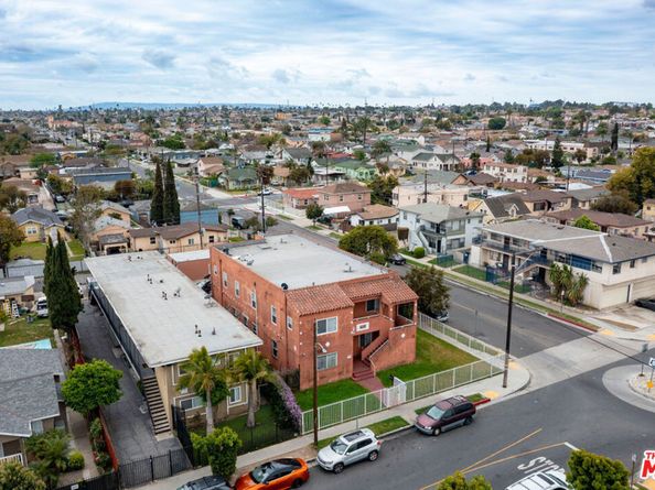 1152 W 88th Street, Los Angeles CA 90044