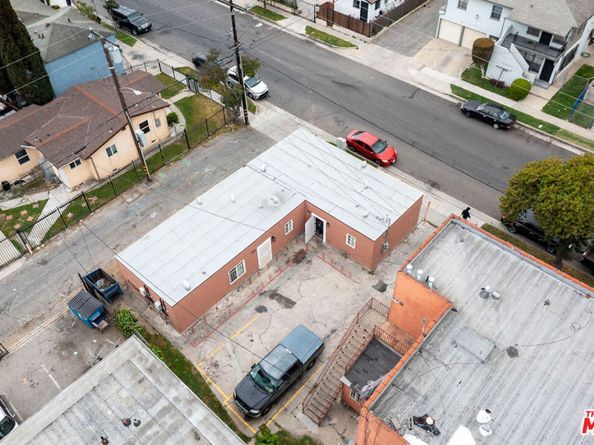 1152 W 88th Street, Los Angeles CA 90044