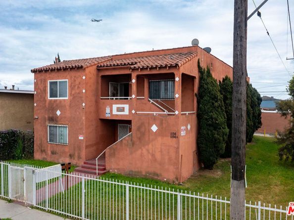 1152 W 88th Street, Los Angeles CA 90044