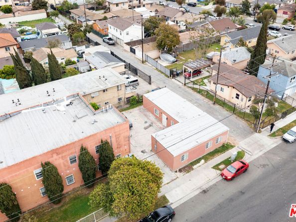 1152 W 88th Street, Los Angeles CA 90044