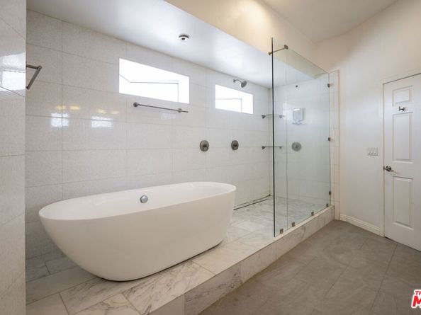 6710 S Garth Avenue, Los Angeles CA 90056
