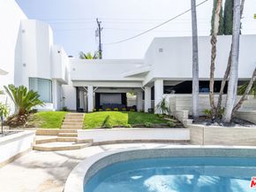 6710 S Garth Avenue, Los Angeles CA 90056