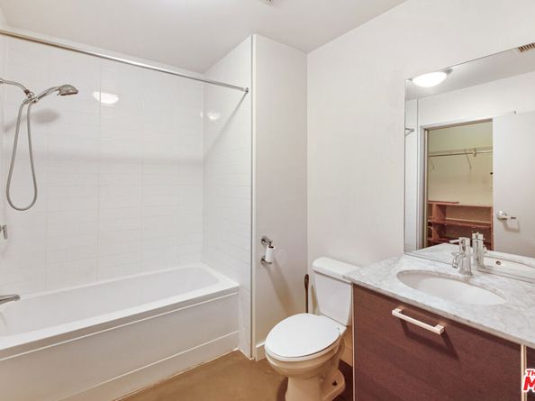 645 W 9th Street 201, Los Angeles CA 90015
