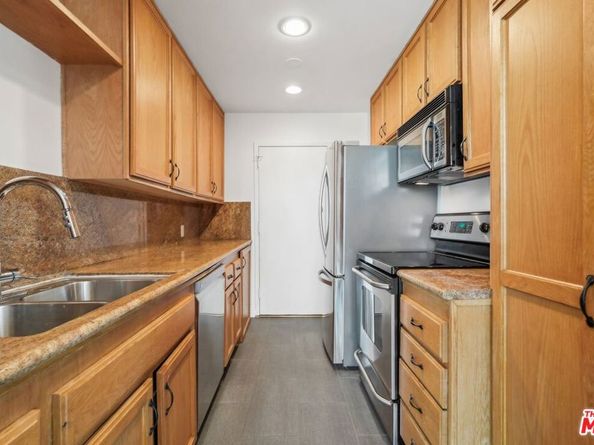 100 S Doheny Drive 501, Los Angeles CA 90048
