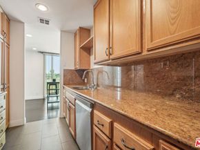 100 S Doheny Drive 501, Los Angeles CA 90048
