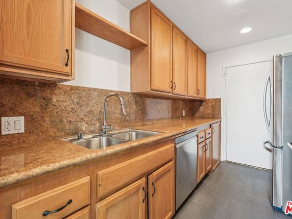 100 S Doheny Drive 501, Los Angeles CA 90048