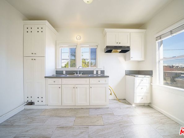 431 E 41st Place, Los Angeles CA 90011