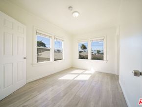 431 E 41st Place, Los Angeles CA 90011