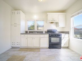 431 E 41st Place, Los Angeles CA 90011