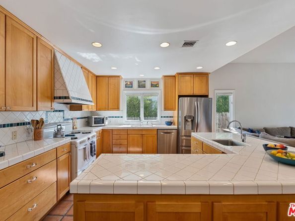 2351 Parnell Avenue, Los Angeles CA 90064