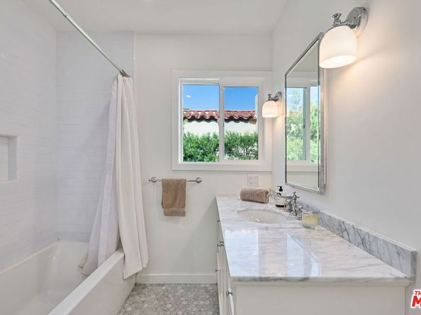 2351 Parnell Avenue, Los Angeles CA 90064