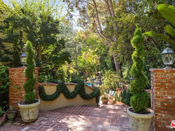 9415 Cherokee Lane, Beverly Hills CA 90210