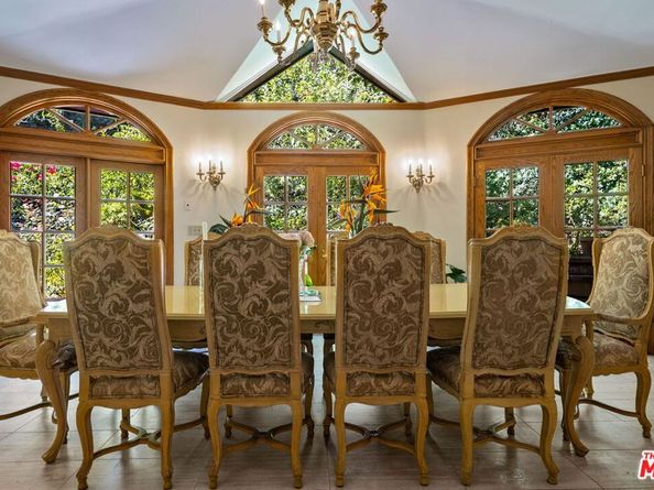 9415 Cherokee Lane, Beverly Hills CA 90210