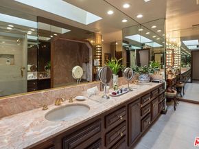 9415 Cherokee Lane, Beverly Hills CA 90210