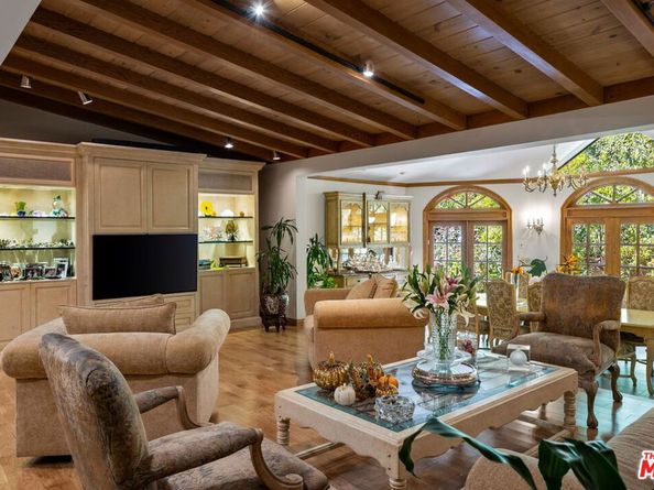 9415 Cherokee Lane, Beverly Hills CA 90210