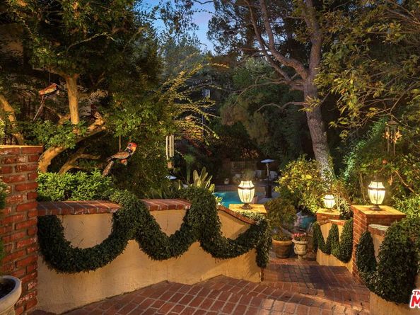 9415 Cherokee Lane, Beverly Hills CA 90210