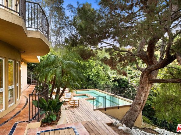2505 Bowmont Drive, Beverly Hills CA 90210