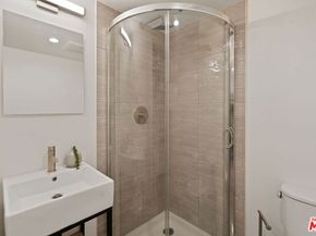 3811 S Verona Court, Los Angeles CA 90066