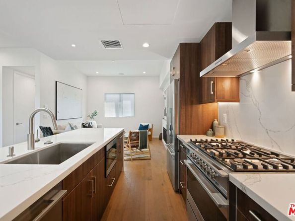 3811 S Verona Court, Los Angeles CA 90066