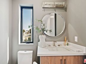 3811 S Verona Court, Los Angeles CA 90066