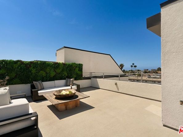 3811 S Verona Court, Los Angeles CA 90066