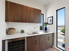 3811 S Verona Court, Los Angeles CA 90066