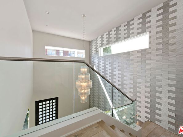 5904 Village Drive, Los Angeles CA 90094