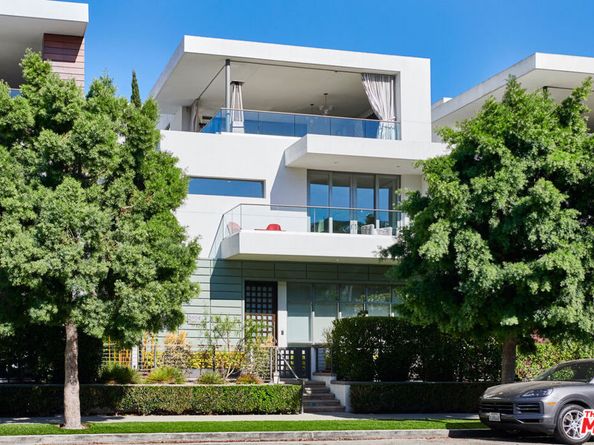 5904 Village Drive, Los Angeles CA 90094