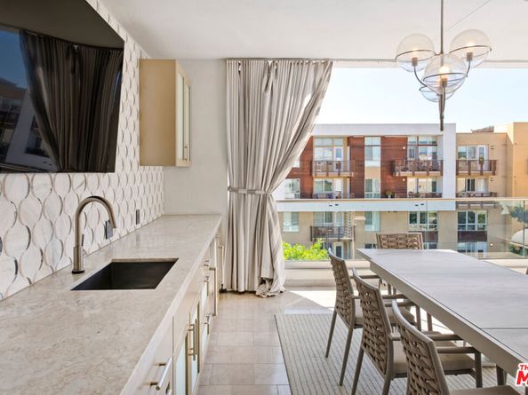 5904 Village Drive, Los Angeles CA 90094