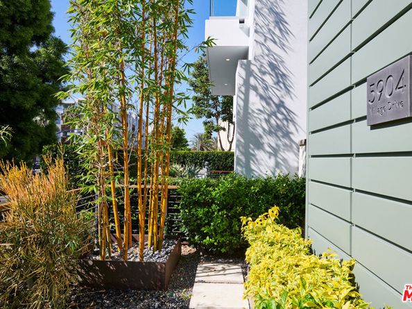 5904 Village Drive, Los Angeles CA 90094