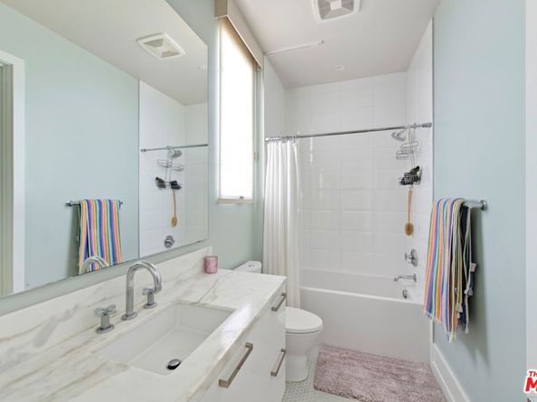 5904 Village Drive, Los Angeles CA 90094