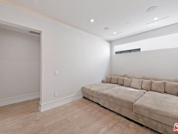 5904 Village Drive, Los Angeles CA 90094