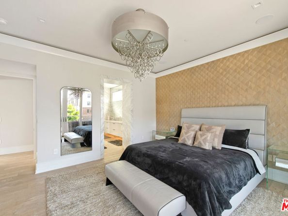 5904 Village Drive, Los Angeles CA 90094
