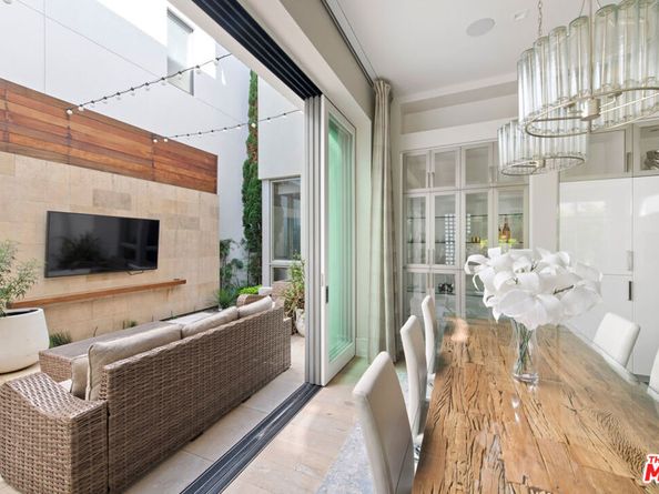 5904 Village Drive, Los Angeles CA 90094