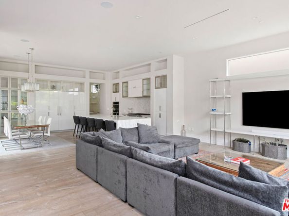 5904 Village Drive, Los Angeles CA 90094
