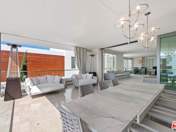 5904 Village Drive, Los Angeles CA 90094