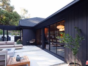 3860 Kingswood Road, Sherman Oaks CA 91403